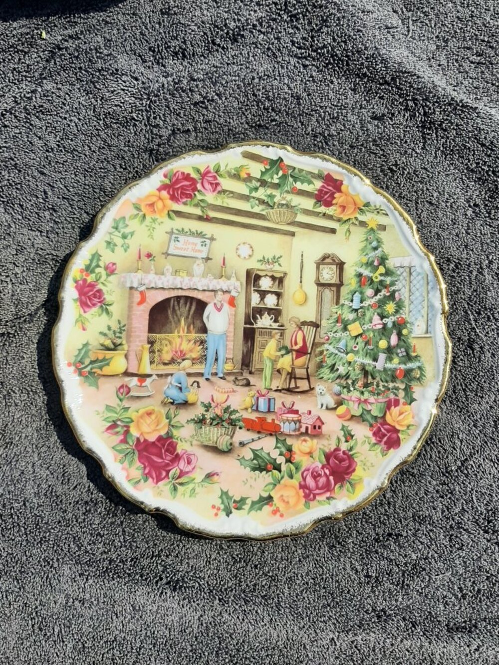 Royal Albert Old Country Roses Christmas Warmth Plate Home Sweet Home 1989 8.5"D